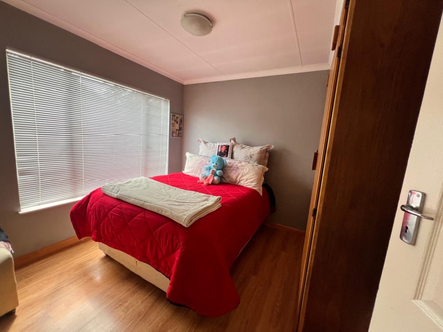 5 Bedroom Property for Sale in Blomanda Free State